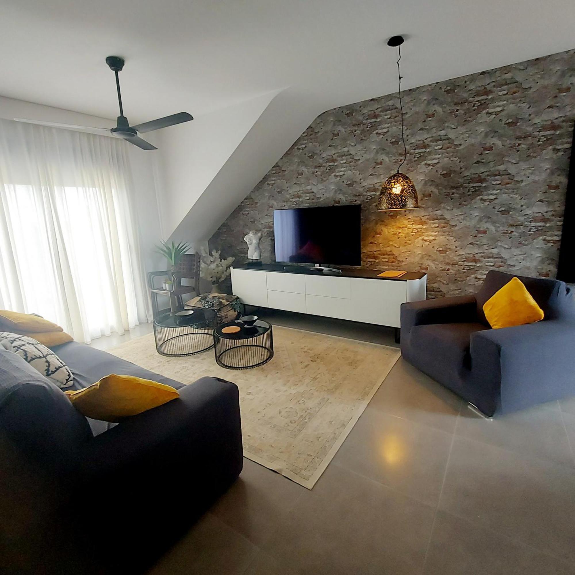 Lamar - Apartment *